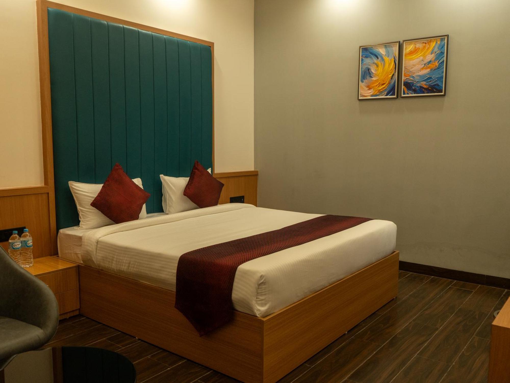 Hotel Alba Inn, Индор Екстериор снимка