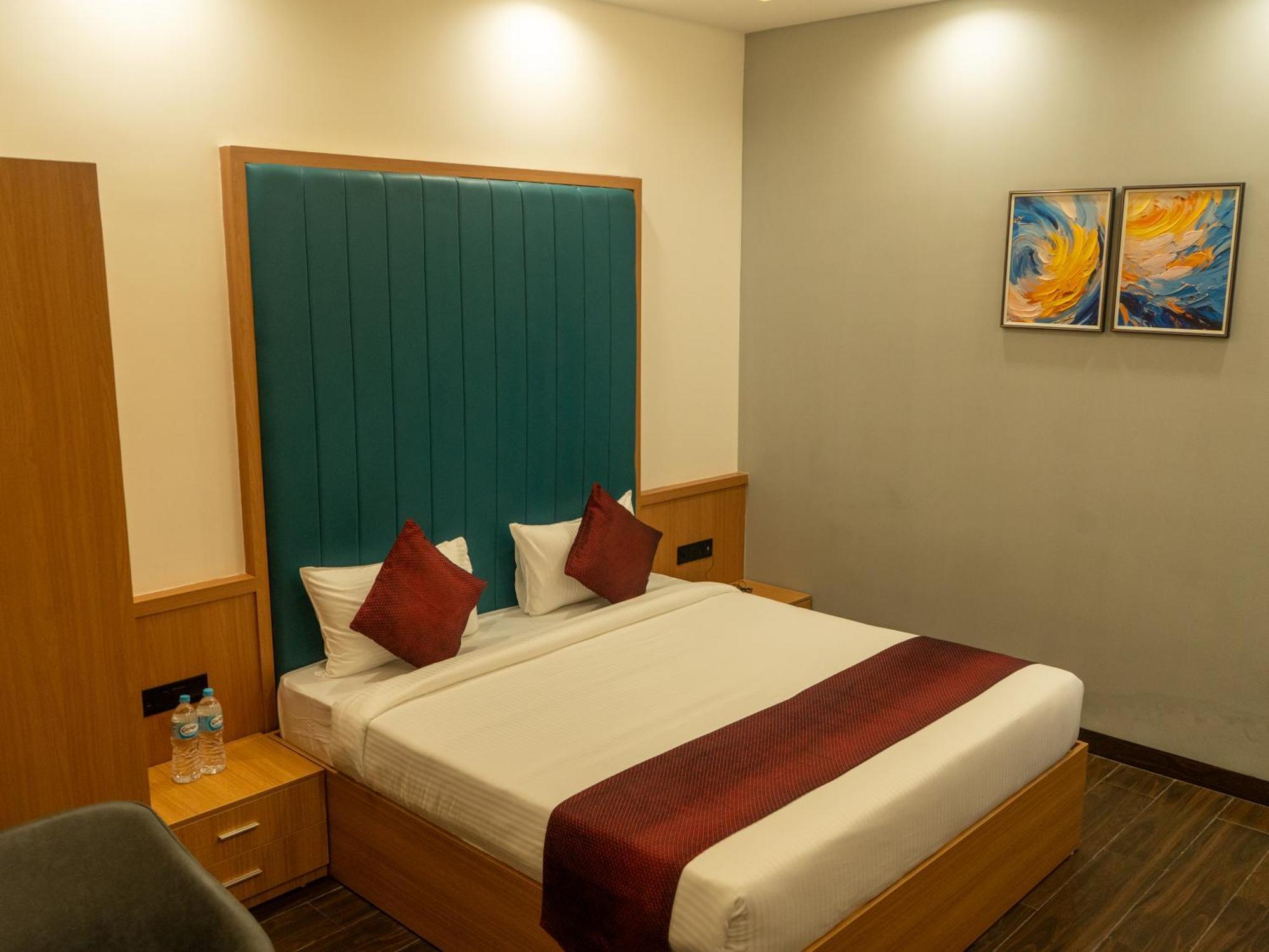 Hotel Alba Inn, Индор Екстериор снимка