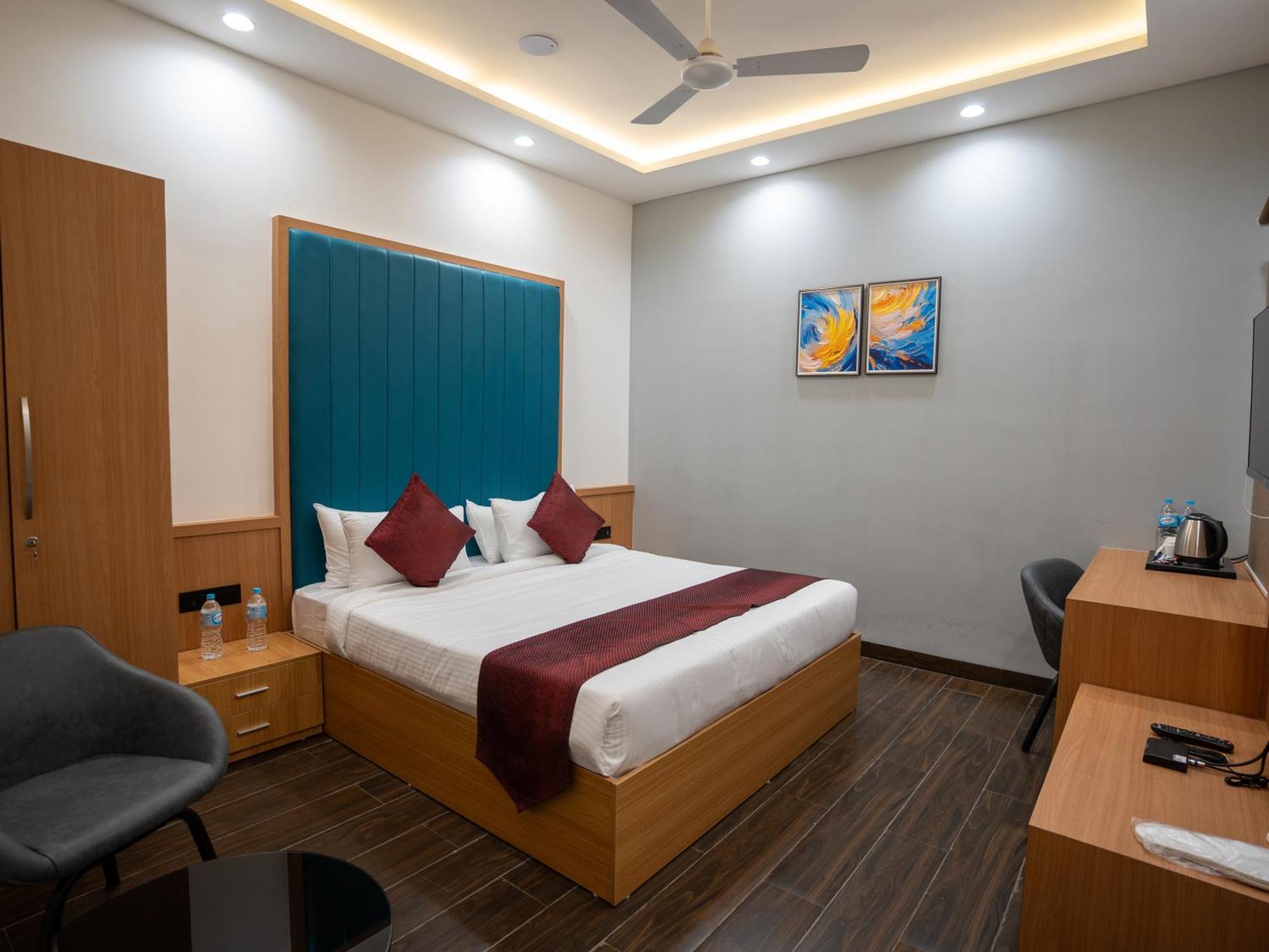 Hotel Alba Inn, Индор Екстериор снимка