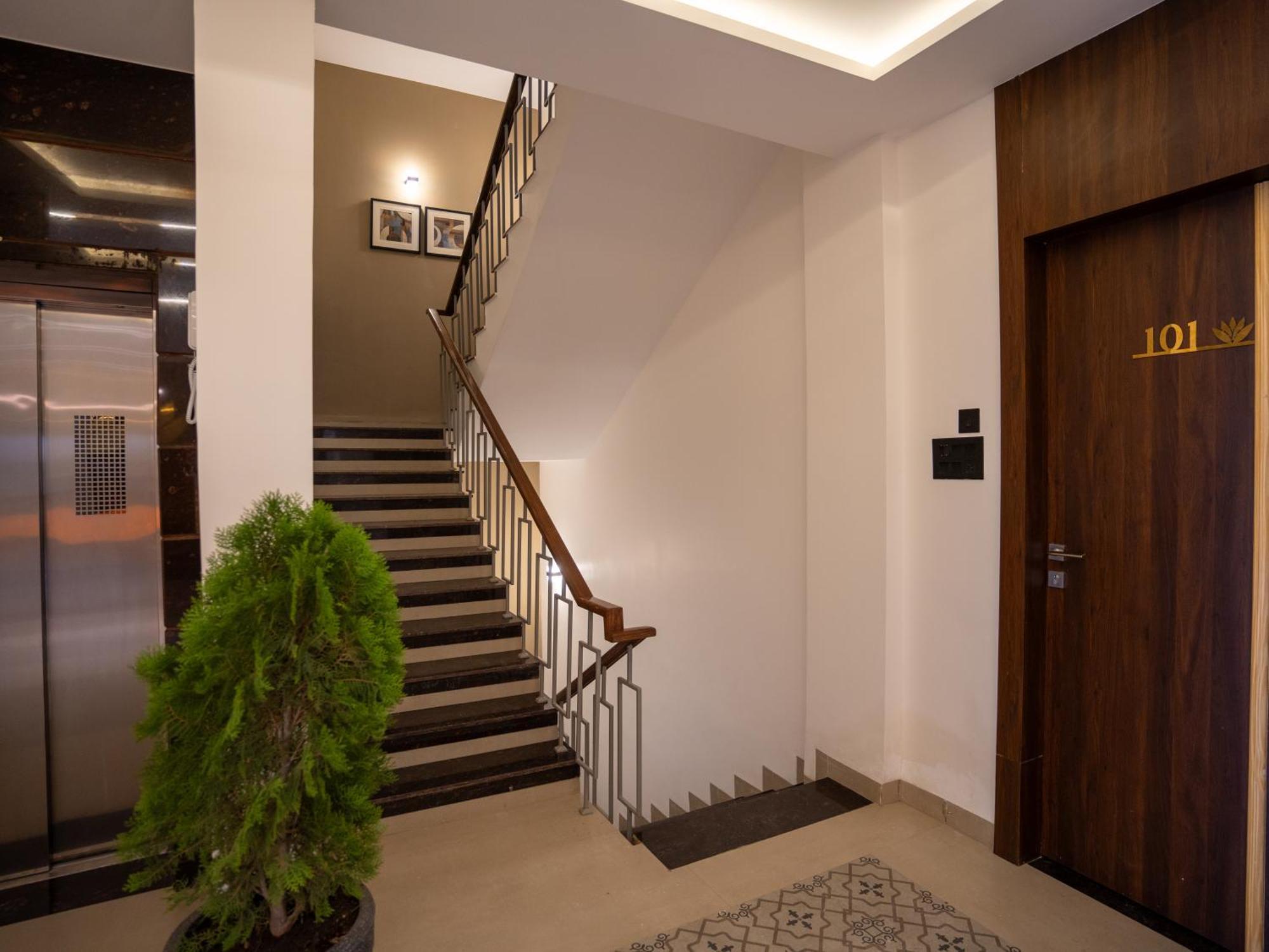 Hotel Alba Inn, Индор Екстериор снимка