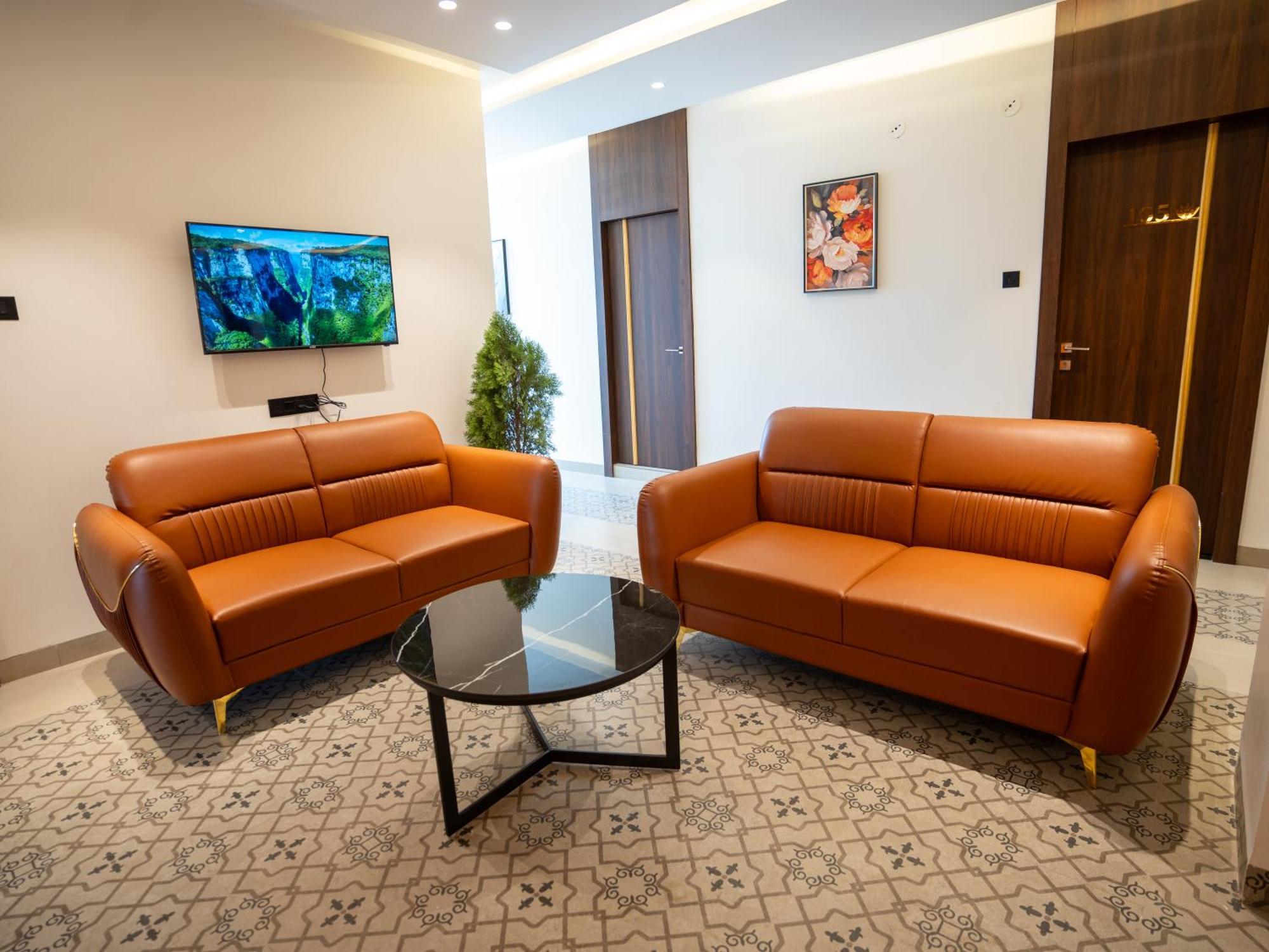 Hotel Alba Inn, Индор Екстериор снимка